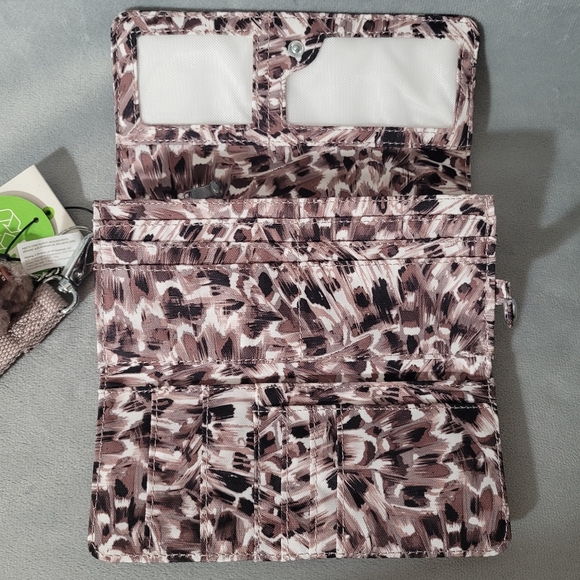 Kipling Trifold Wallet - Picture 8 of 16